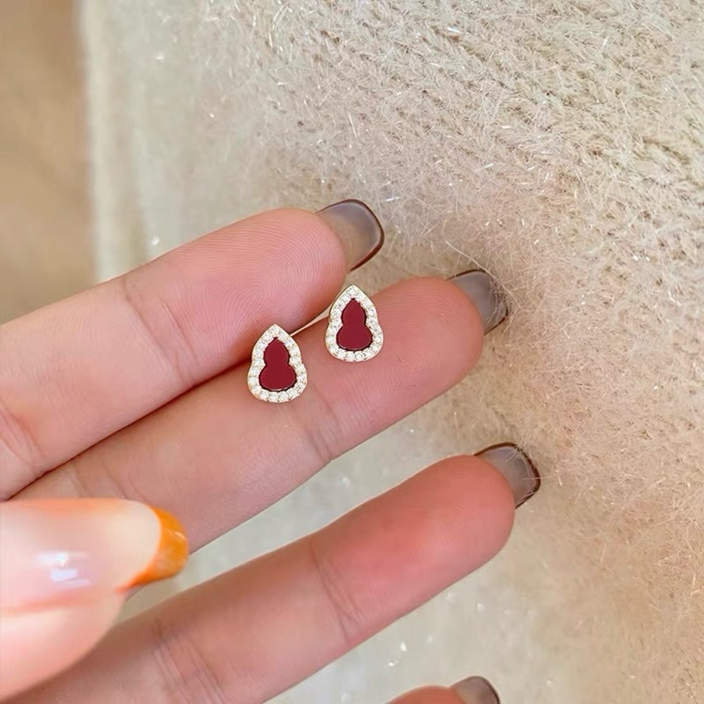 Elegant Red Gold Teardrop Stud Earrings